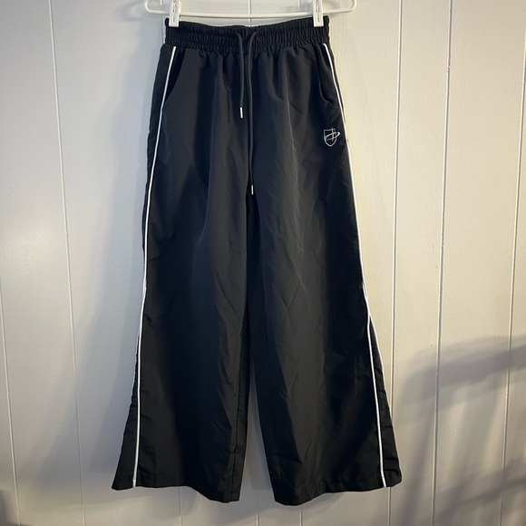 Track pants - Picture 1 of 4